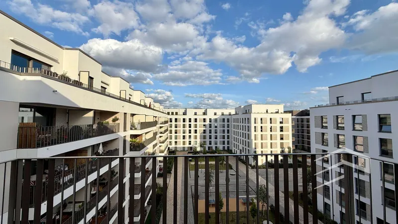 Erstbezug 2024: Möblierte 2-Zimmer-Neubauwohnung mit Balkon & TG-Stellplatz in Friedrichshain — photo 1